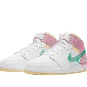 Nike Jordan 1 mid paint drip” ice Cream”